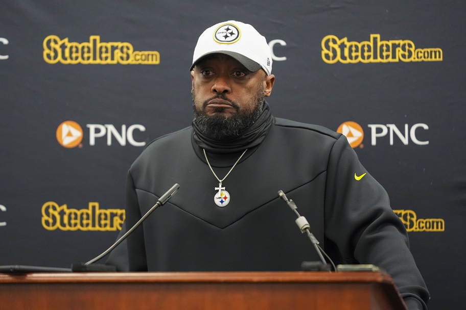 Mike Tomlin of the Pittsburgh Steelers answers questions at a press conference.